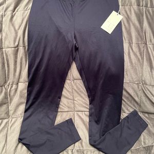 Women’s leggings with elastic waist band